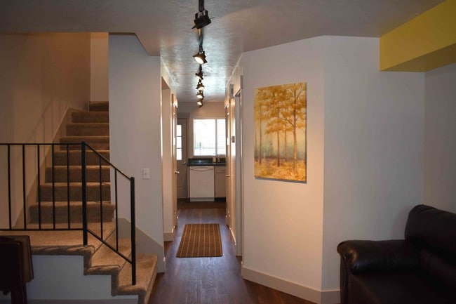 Track Lighting - 1432 W Telegraph Hill Dr