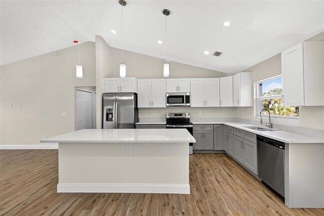 Foto del edificio - 486 Celeste St