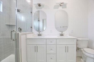 Building Photo - 421 E 41st St