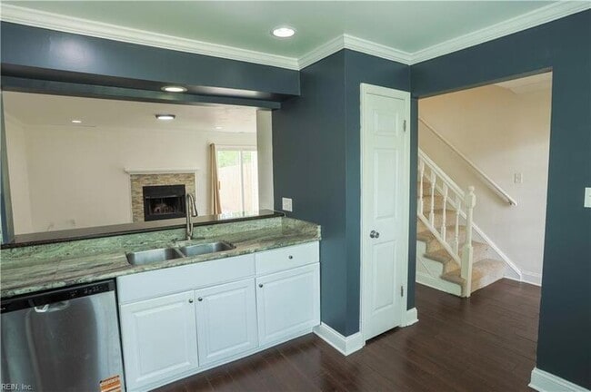 Building Photo - 1528 Jameson Dr