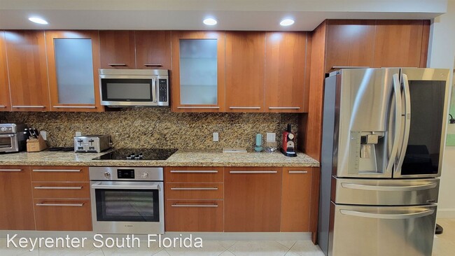 Building Photo - 2 br, 2.5 bath House - 4445 El Mar Dr #2303