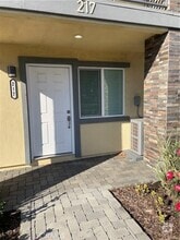 Building Photo - 217 N San Antonio Ave