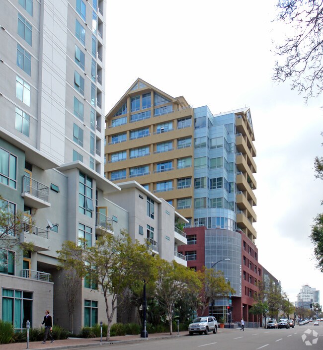 Building Photo - West Ash Plaza