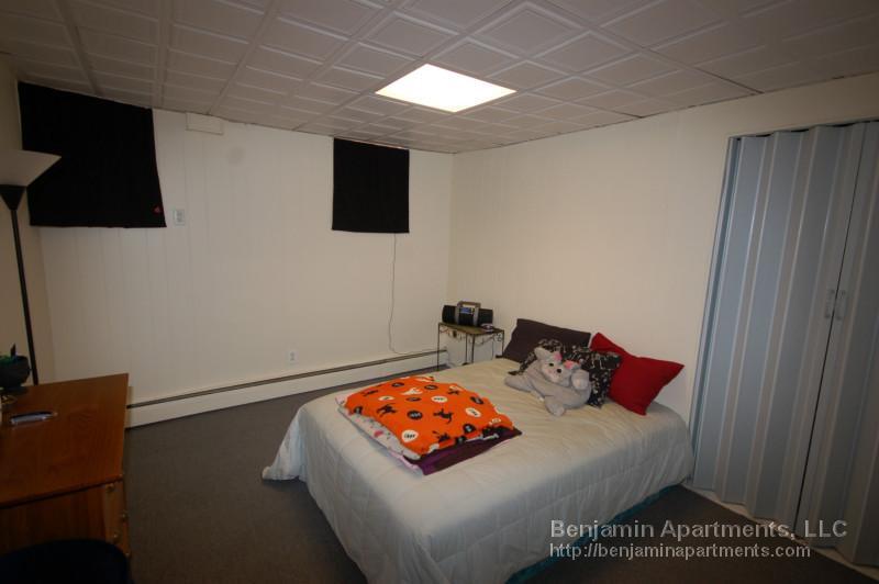 Building Photo - 15 Glenville Ave