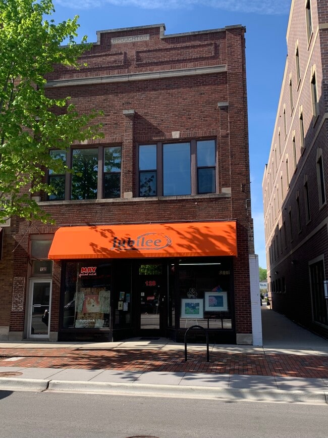 Building Photo - 130 E Lincoln Hwy