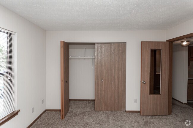 1BR, 1BA - 645 SF - Basswood Apartments