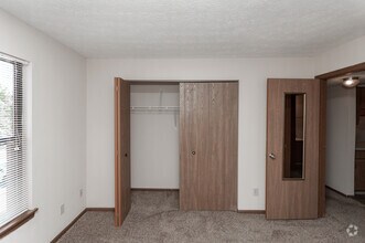 1BR, 1BA - 645 SF - Basswood Apartments