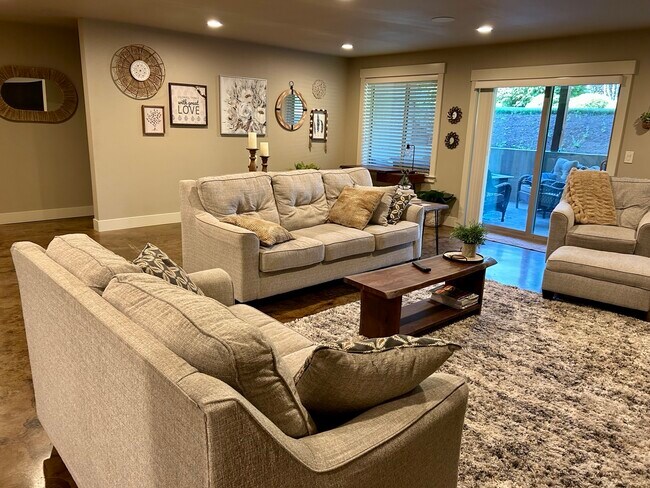 Foto del edificio - 6915 Edin Farms Ln