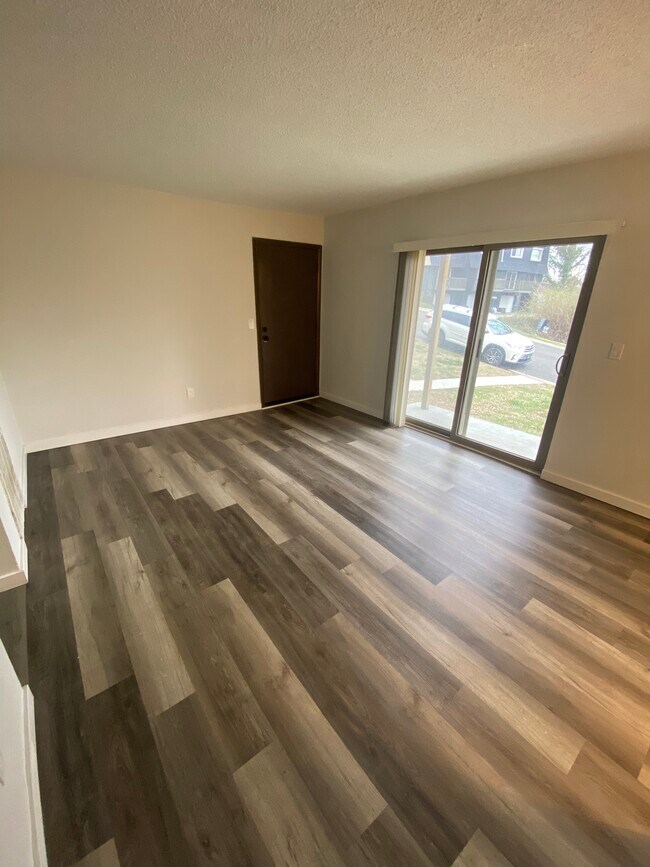 Sala de estar - 1002 Cherokee St