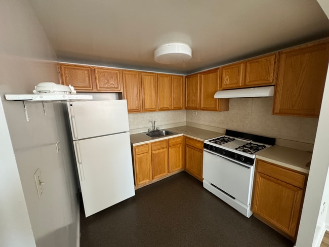 Kitchen - 1891 Southern Blvd