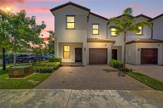 Building Photo - 213 SW 159th Ct