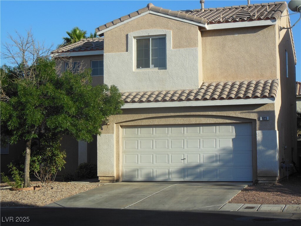 Foto principal - 923 Country Skies Ave