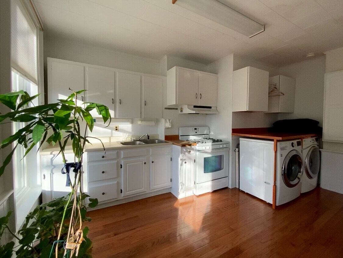 19 Pleasant St Unit 1, Potsdam, NY 13676 Apartments in Potsdam, NY