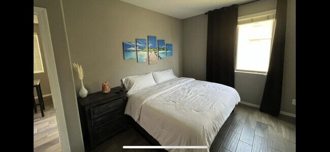 Building Photo - 3 Bedroom Single Family in Phoenix