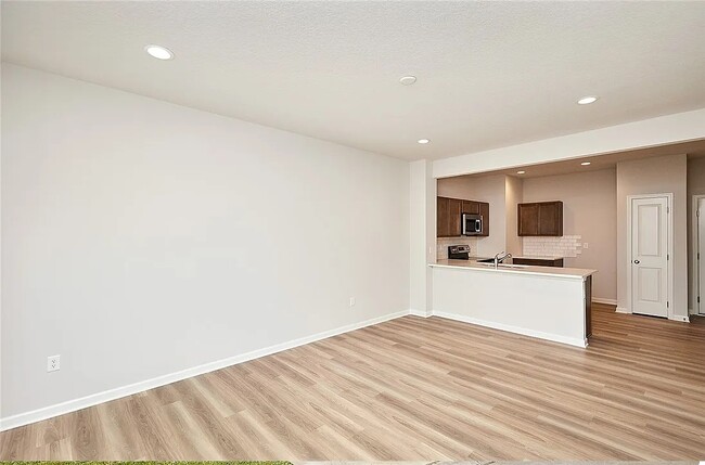 Foto del edificio - 821 Oakmont Pl