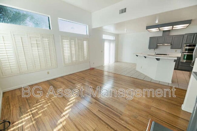 Building Photo - 295 Avalon Cir