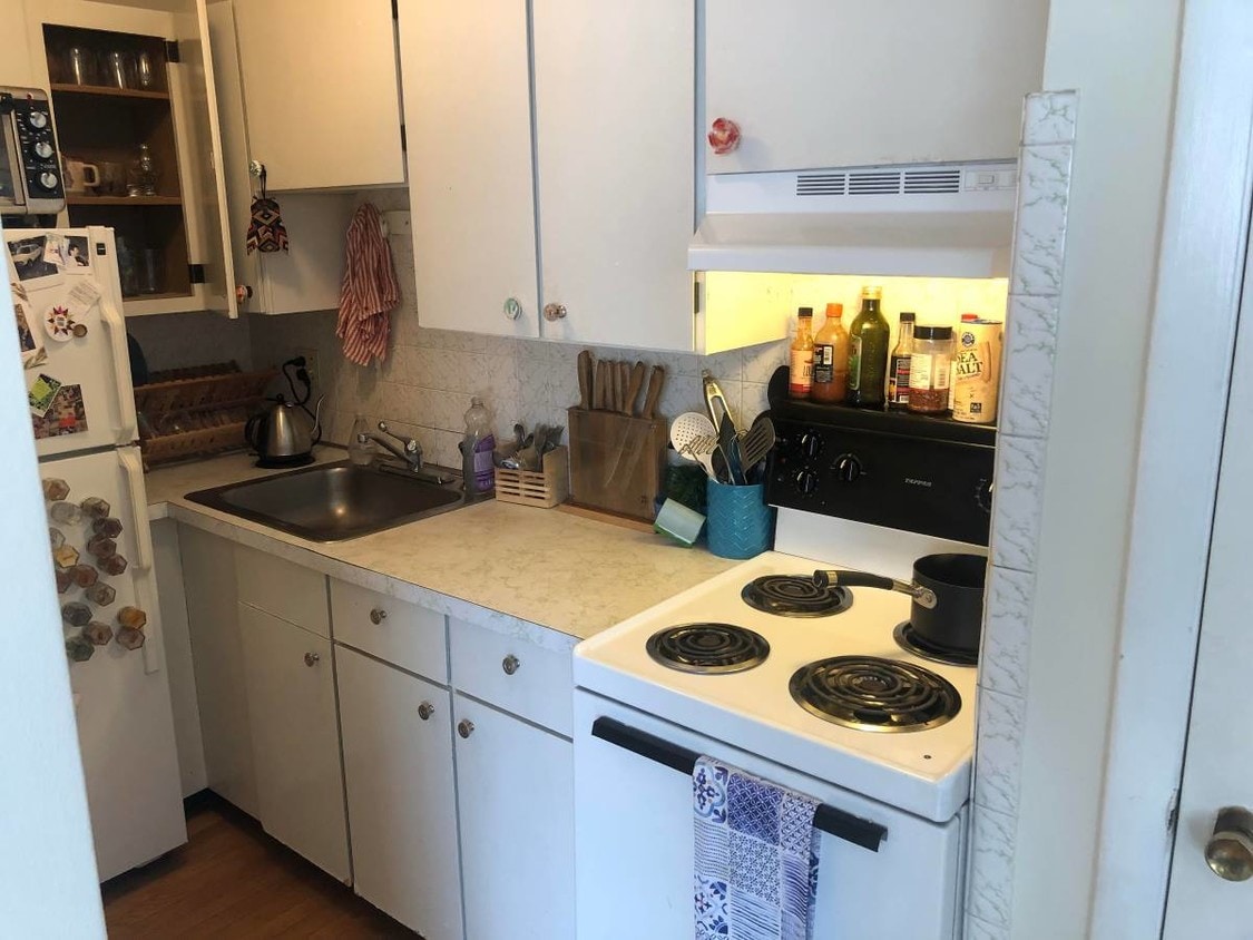 Primary Photo - 200 Kelton St