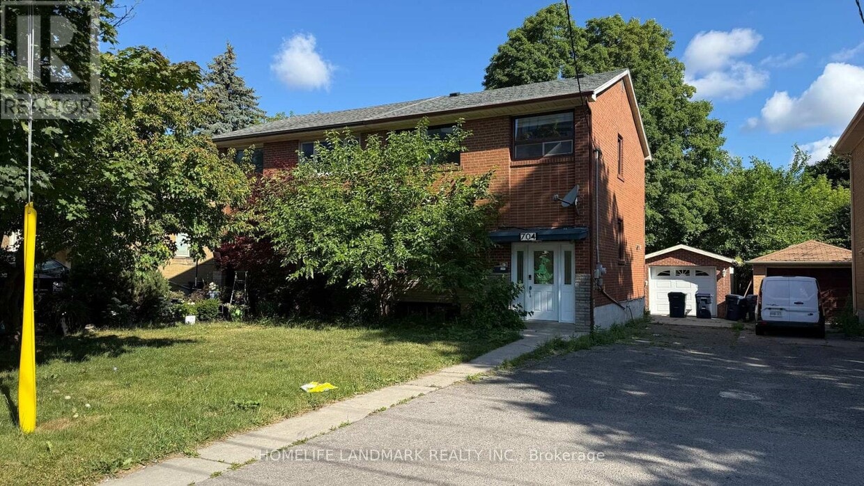 Photo principale - 704 Sheppard Ave E
