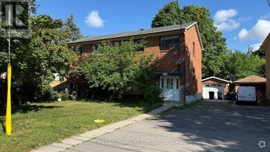 Building Photo - 704 Sheppard Ave E