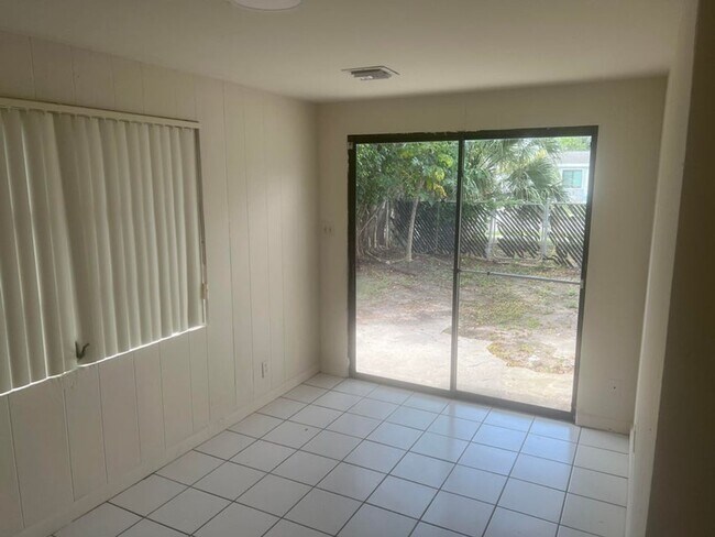 Foto del edificio - 2410 SW 44th Ave