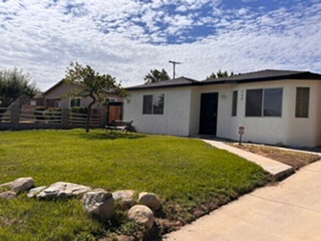 Foto del edificio - Beautiful Remodeled Home in Tehachapi!