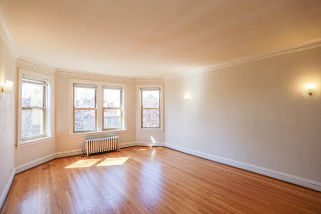 Foto del edificio - 7443 N Claremont Ave