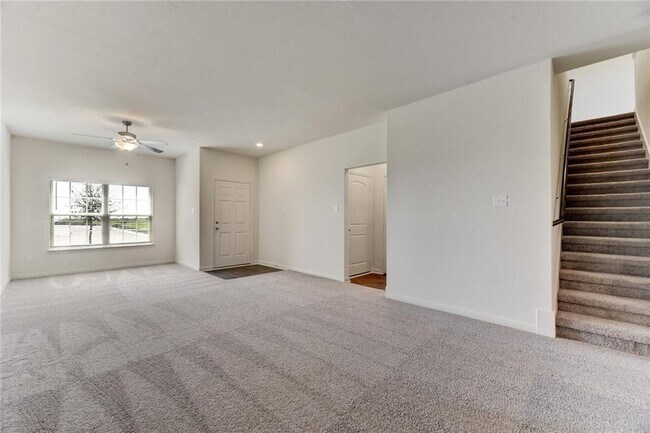 Foto del edificio - 360 Cres Park Dr