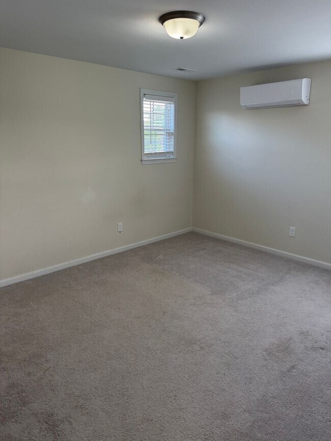 Foto del edificio - 3 BR/3BA | Newly Renovated Single Family Home | 1-Car Covered Parking | Gated backyard |Study and...