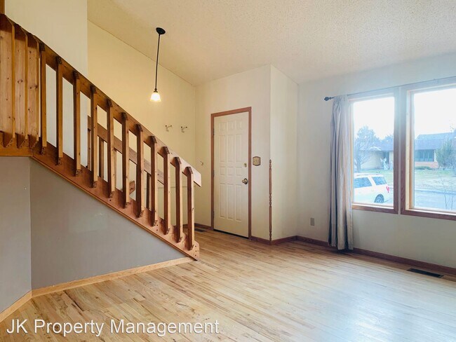 Building Photo - 4 br, 3 bath House - 3917 14th Ave S