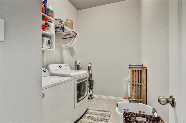 Building Photo - 5601 Apple Ridge Dr