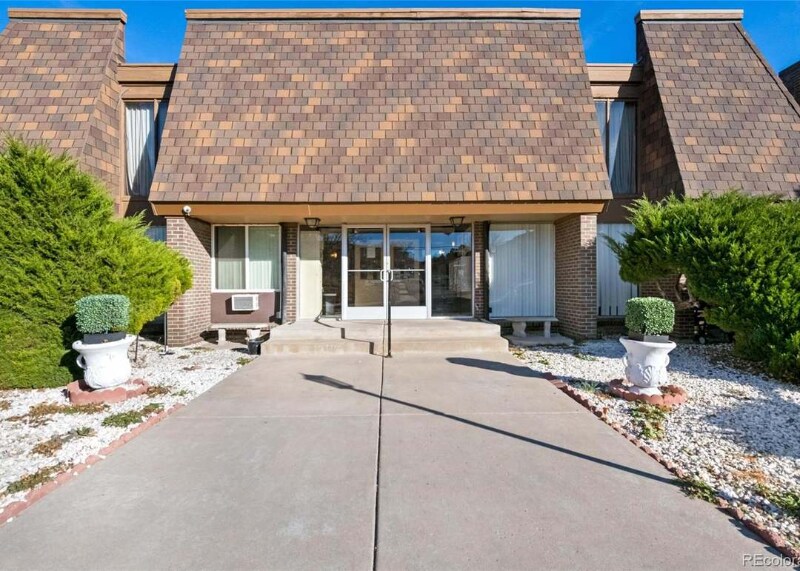 Foto principal - 8330 Zuni St