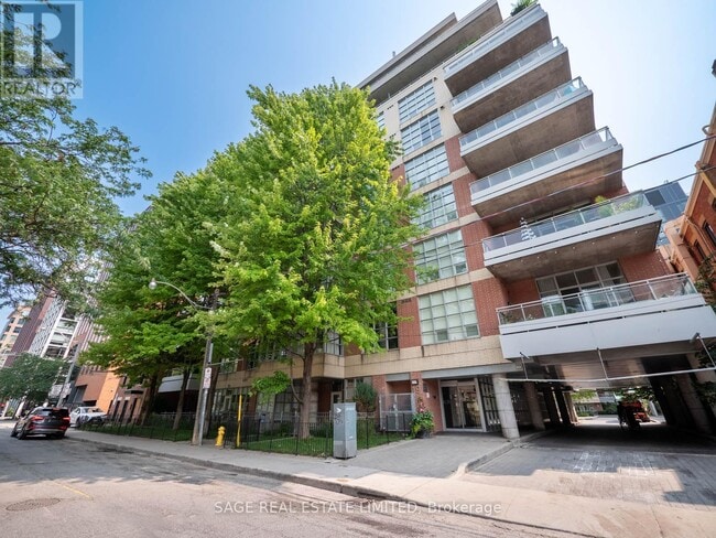 Building Photo - 19-119 Brant St