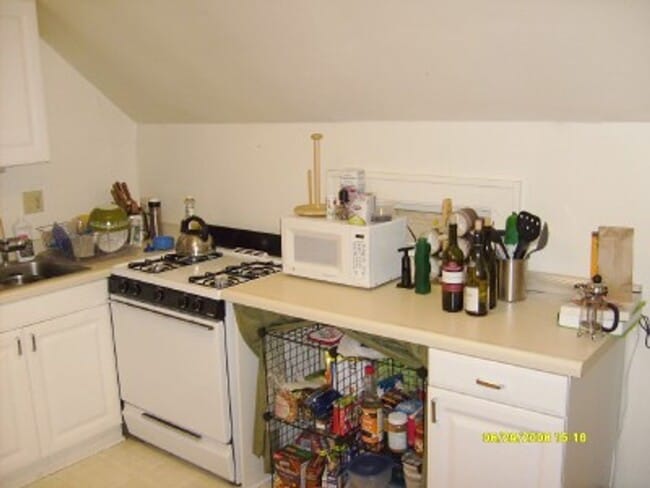 Building Photo - 152 E Gorham St