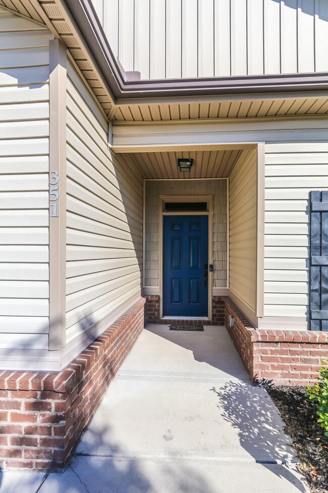 Building Photo - 351 Stablebridge Dr