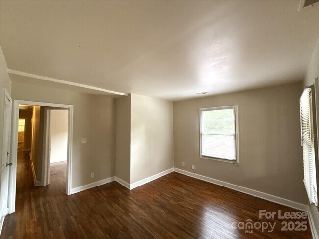 Foto del edificio - 2729 Bancroft St