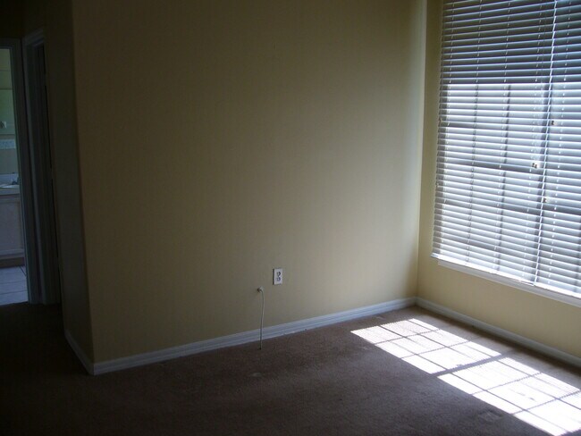 Building Photo - 1807 Island Walk Dr