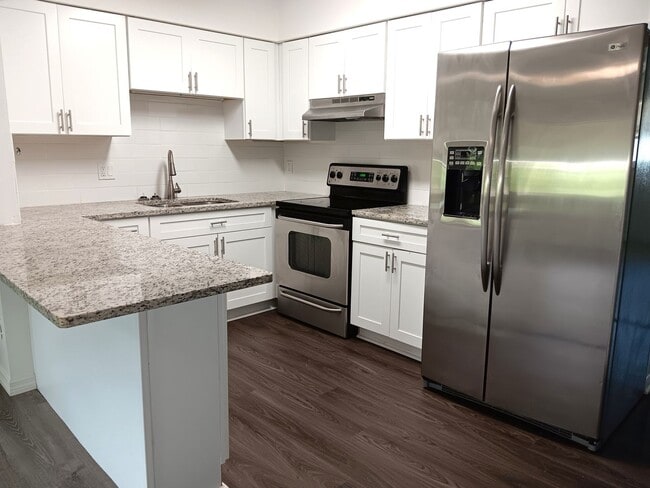 Foto del edificio - Renovated two-bedroom near 4th St N corridor