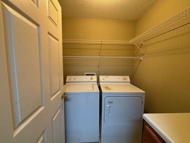 Foto del edificio - 324 N Ross St