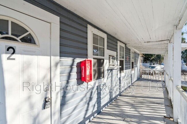 Foto del edificio - 113 S Grove St