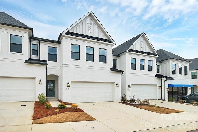 Foto del edificio - 6029 Mariemont Cir