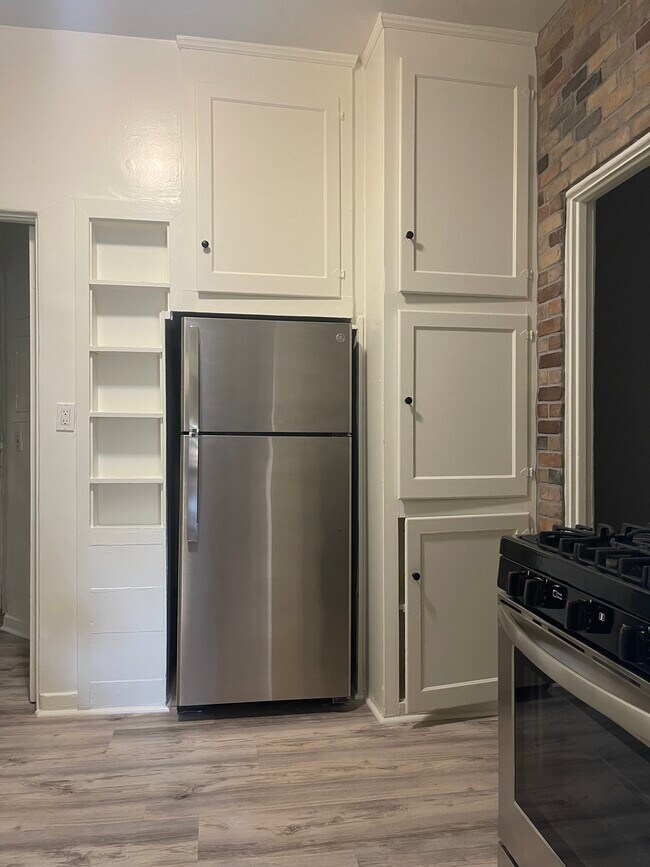 Cocina - 240 S Tower Dr