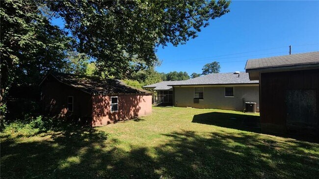 Foto del edificio - 349 Johnson Ferry Rd