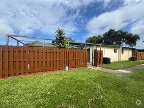 Building Photo - 1047 Manor Dr