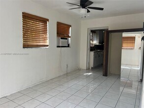 Building Photo - 7021 SW 30th St