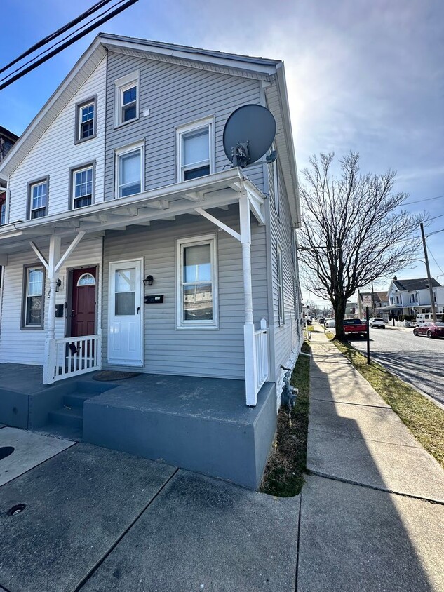 Primary Photo - Lebanon Single Family Home