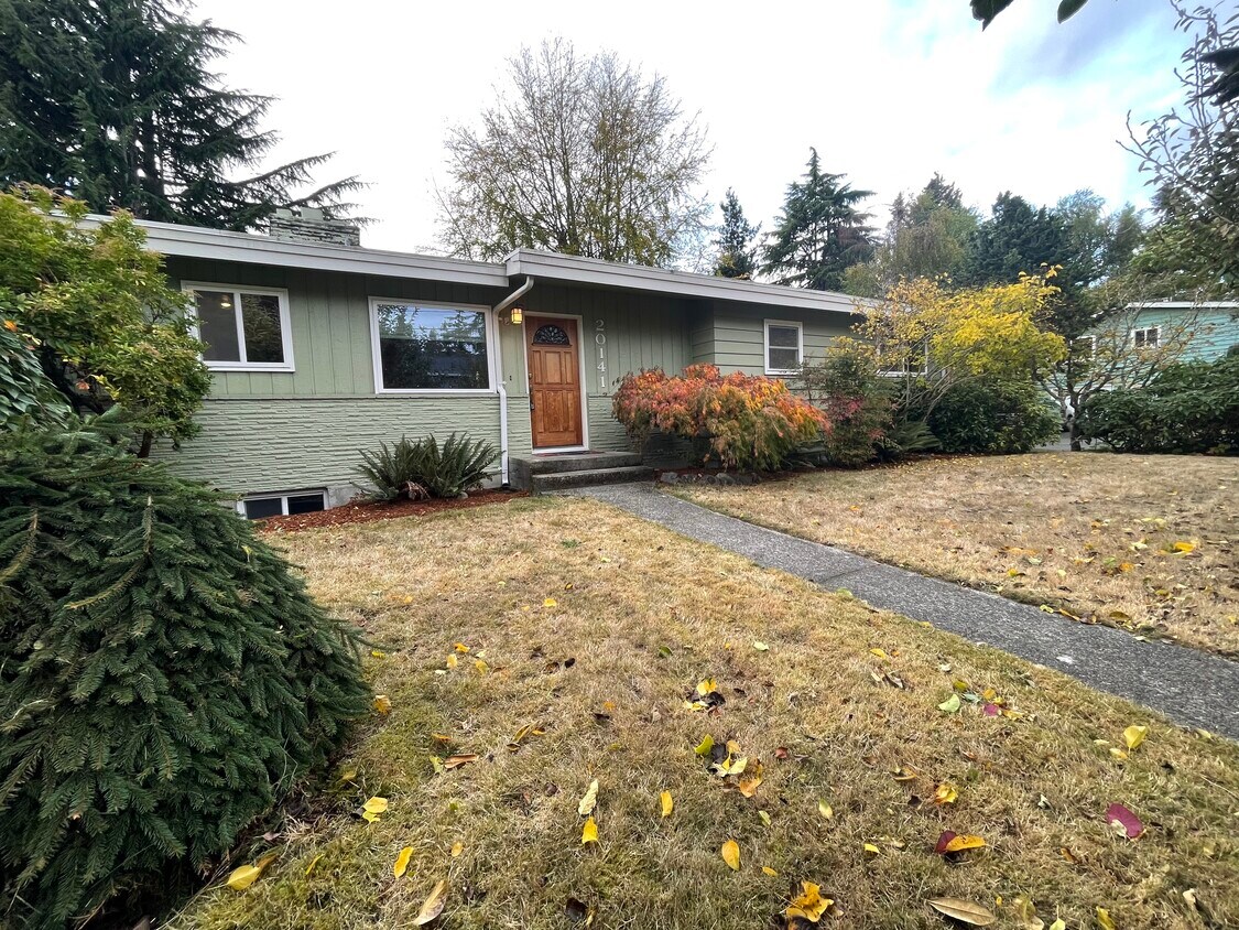 Primary Photo - 20141 17th Ave NW