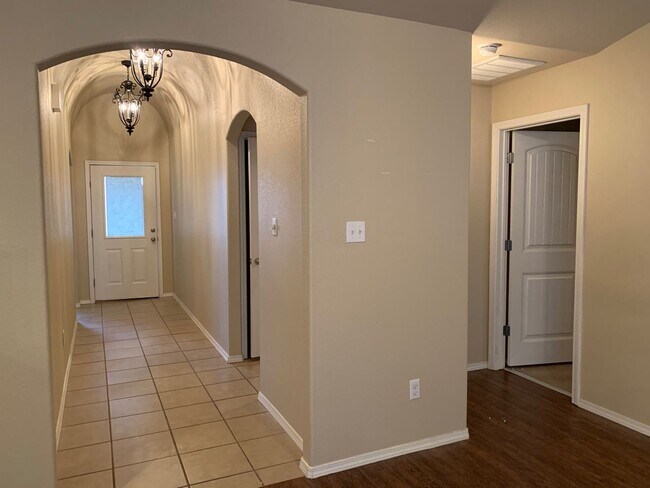 Foto del edificio - Beautiful Brick 3 Bed 2 Bath for Rent in F...