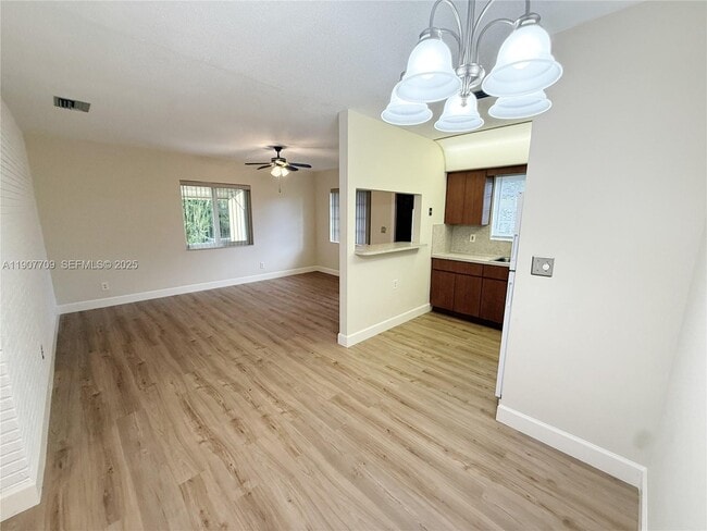 Building Photo - 216 SW 10th St