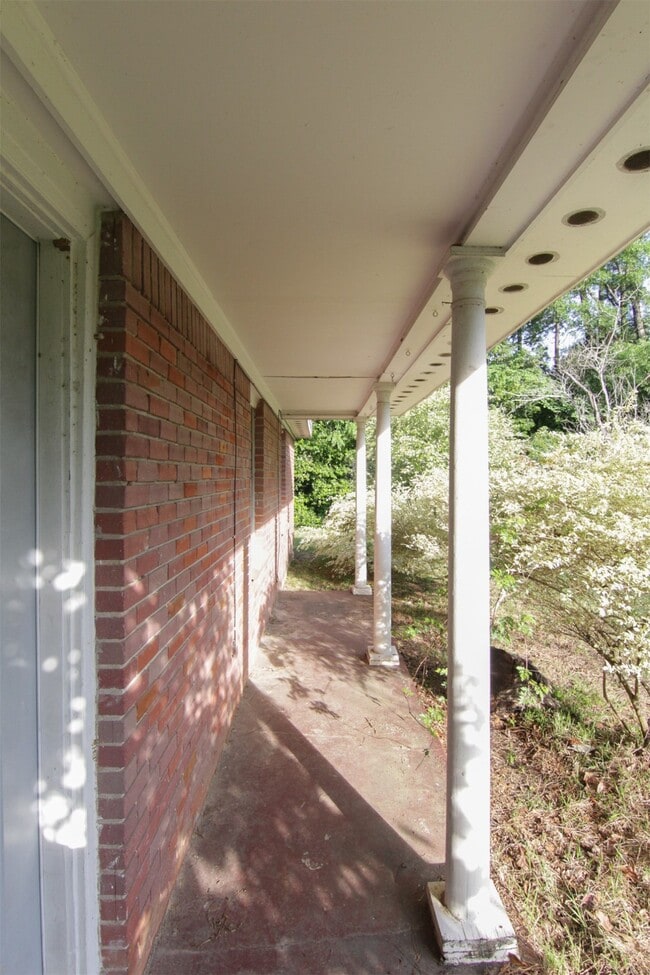 Building Photo - 3610 W Davis St