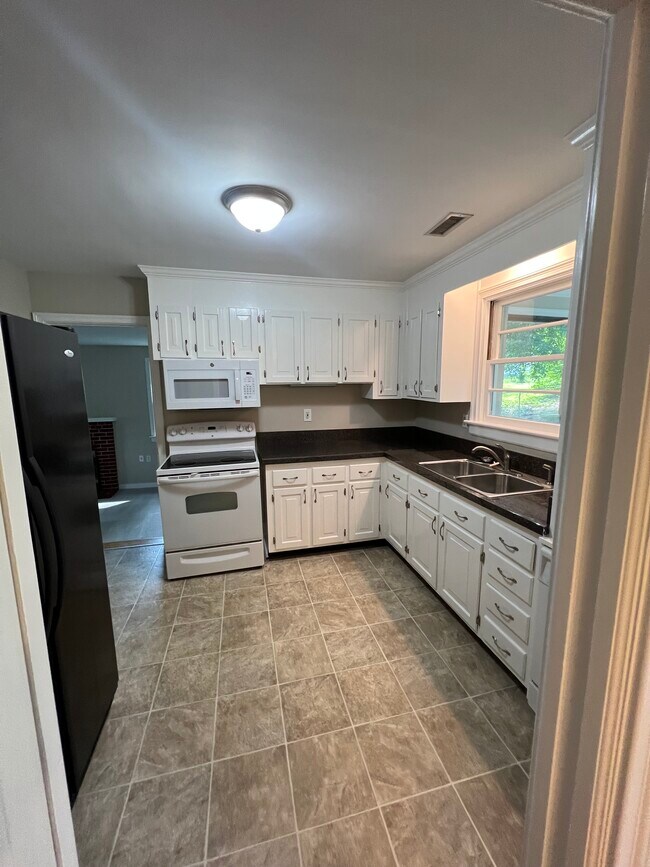 Cocina - 2207 Manlyn Rd